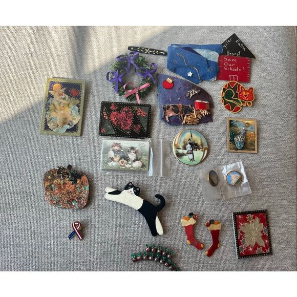 Vintage & Handmade Brooch Pin Lot – Holiday, Cat, Angel, Collectible - Picture 1 of 6